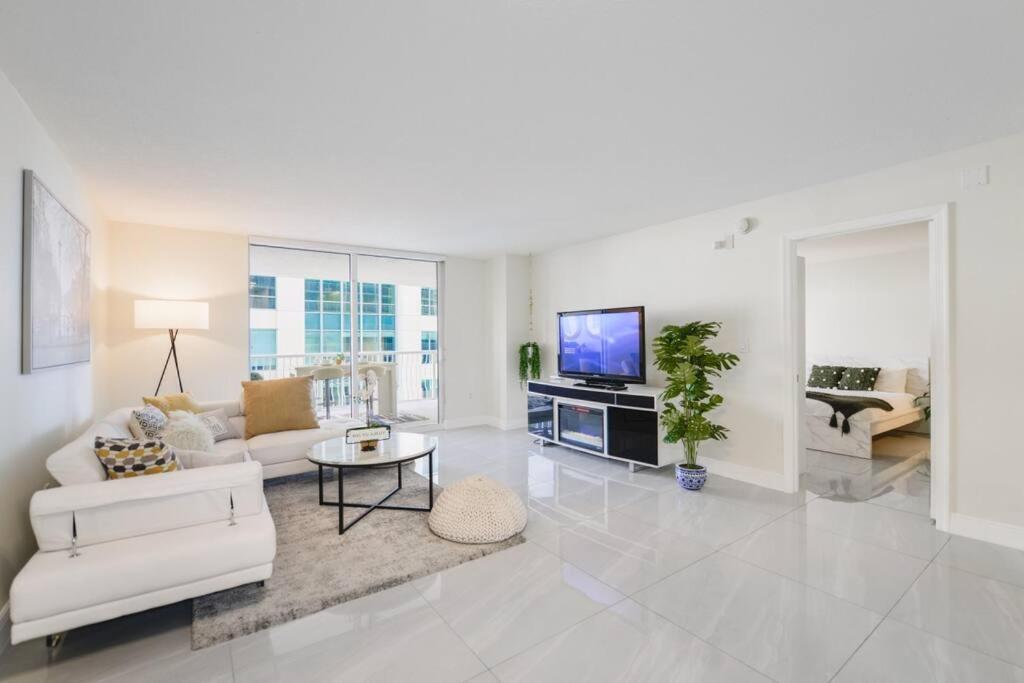 Fantastic 2/1 Condo @Brickell With Pool Miami Exterior photo