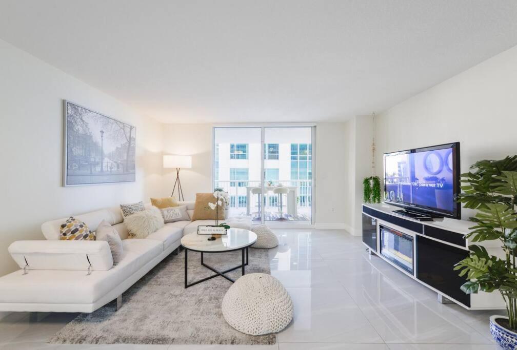 Fantastic 2/1 Condo @Brickell With Pool Miami Exterior photo